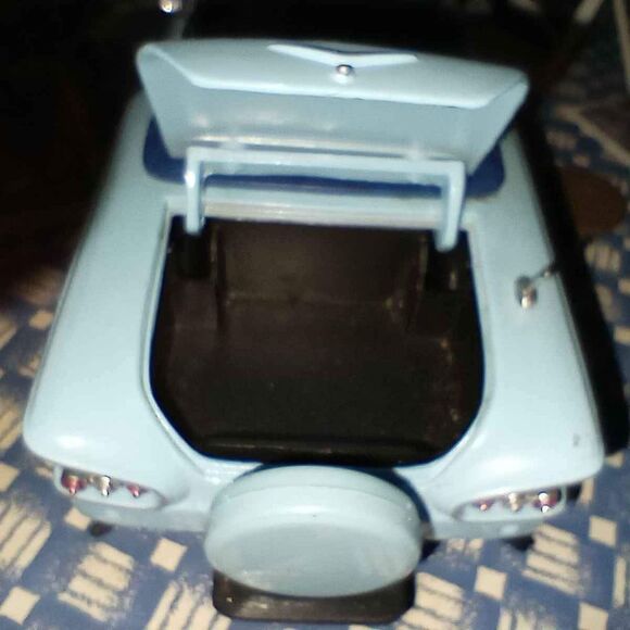 1/24 scale 1958 Chevy Impala - Picture 9 of 10